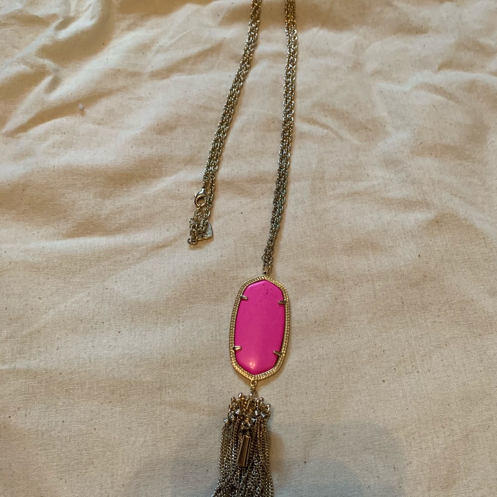 Kendra Scott necklace
